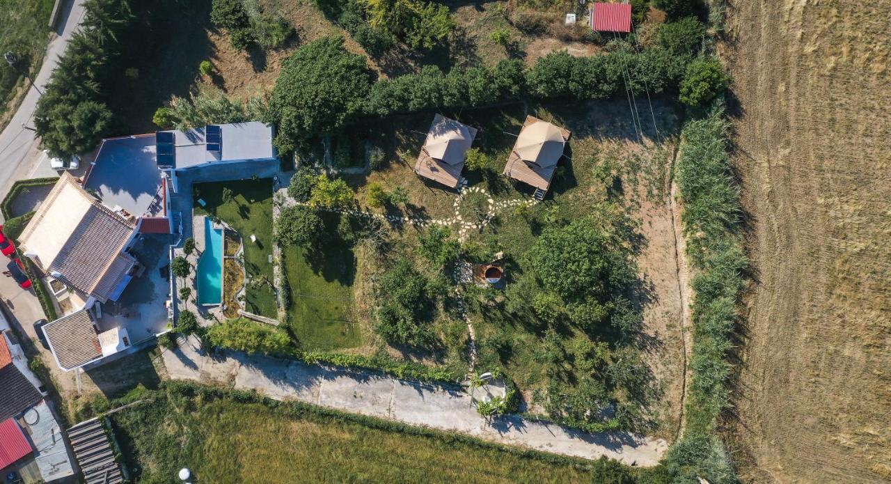 The Far End Surf House - Surf & Yoga Holidays โลรินญา ภายนอก รูปภาพ