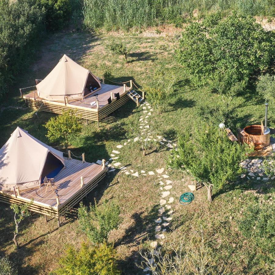 The Far End Surf House - Surf & Yoga Holidays โลรินญา ภายนอก รูปภาพ