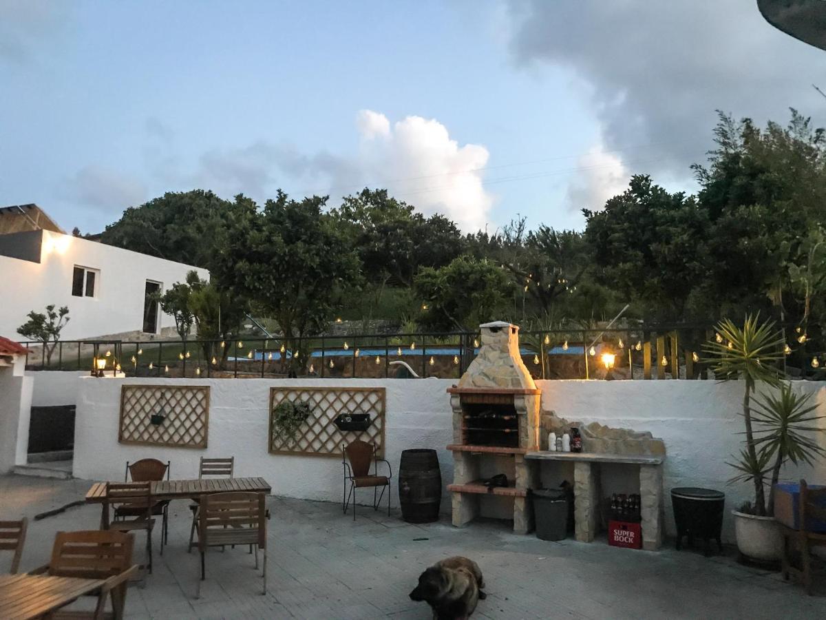 The Far End Surf House - Surf & Yoga Holidays โลรินญา ภายนอก รูปภาพ