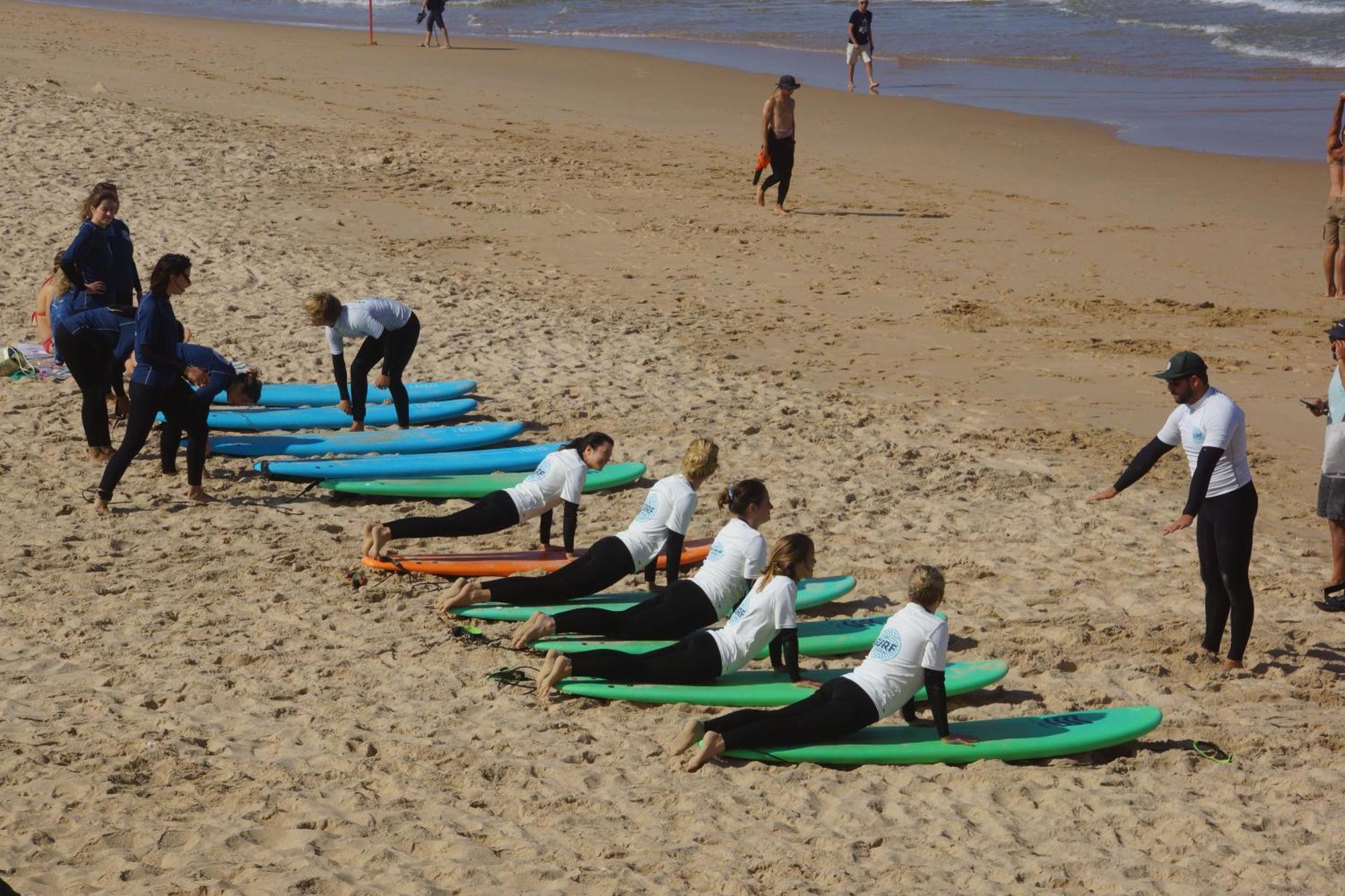 The Far End Surf House - Surf & Yoga Holidays โลรินญา ภายนอก รูปภาพ