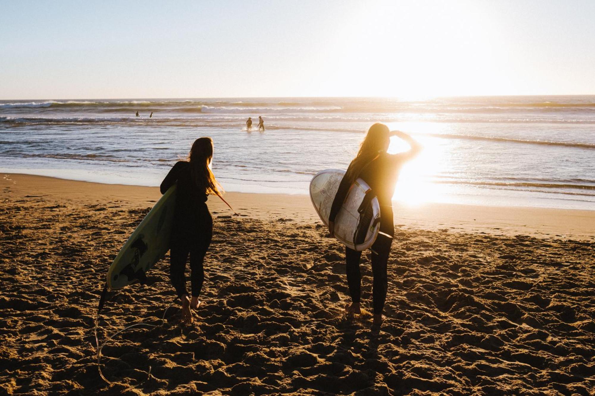 The Far End Surf House - Surf & Yoga Holidays โลรินญา ภายนอก รูปภาพ